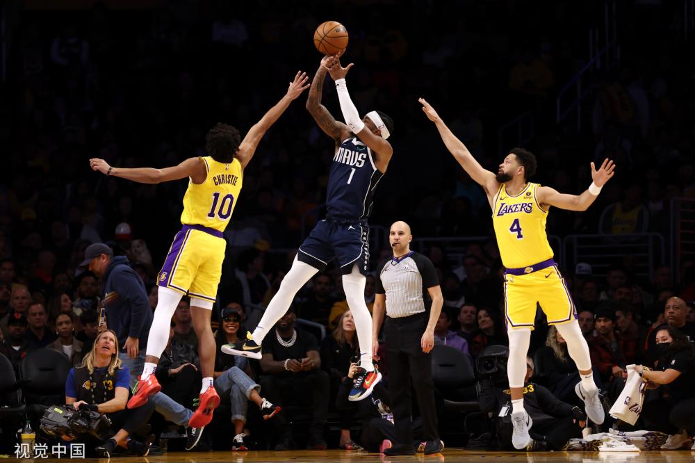 于在年轻球 于在年轻球