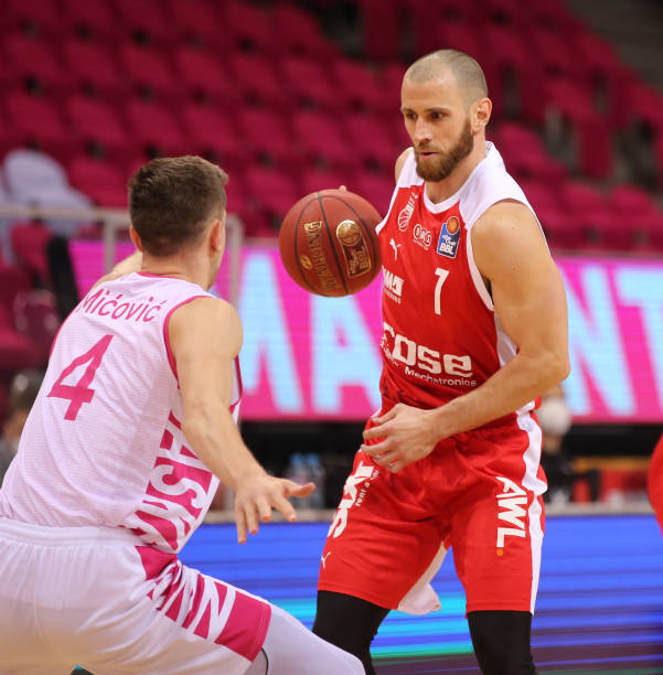 在此背景下 在此背景下