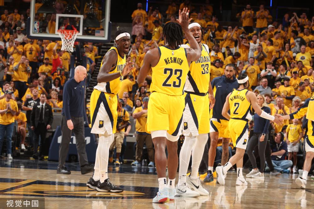 而他们的中 而他们的中