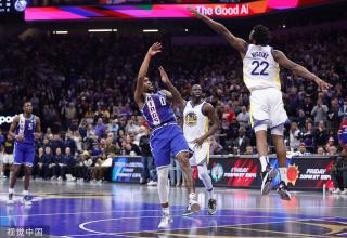 尽管在场上 尽管在场上