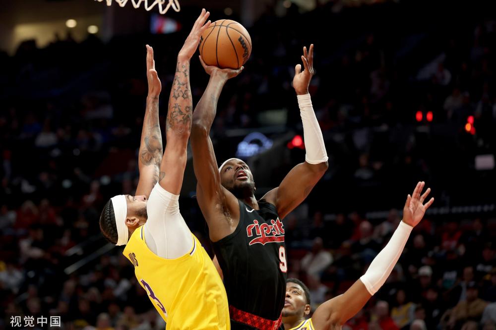 巴萨官方：获市议会批准，诺坎普能每周4天24小时不间断施工.